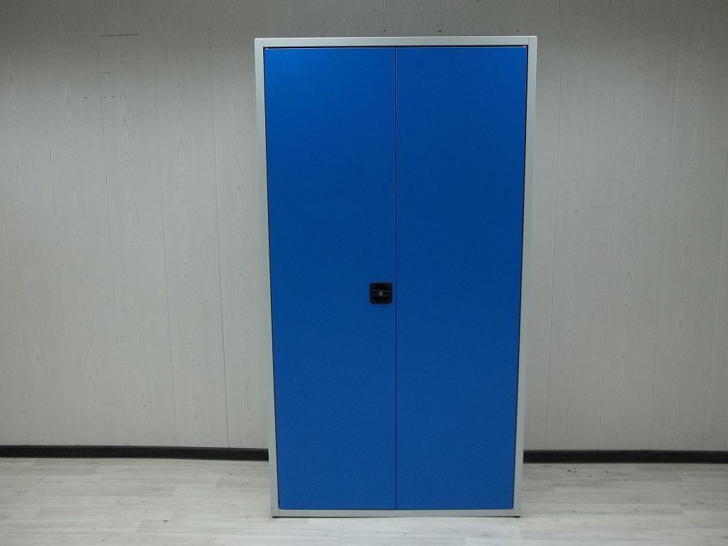 Шкаф металлический б у. Шкаф металлический синий. Железный шкаф икеа. Синий старый металлический шкаф. Шкаф стеллаж металлический.